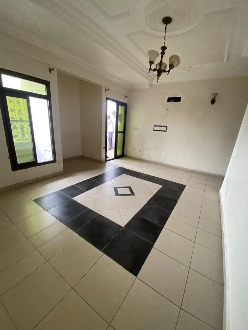 Chambre moderne a Bata Nlongkak image